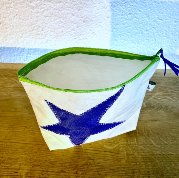 Segeltuchtäschchen mit blauem Stern